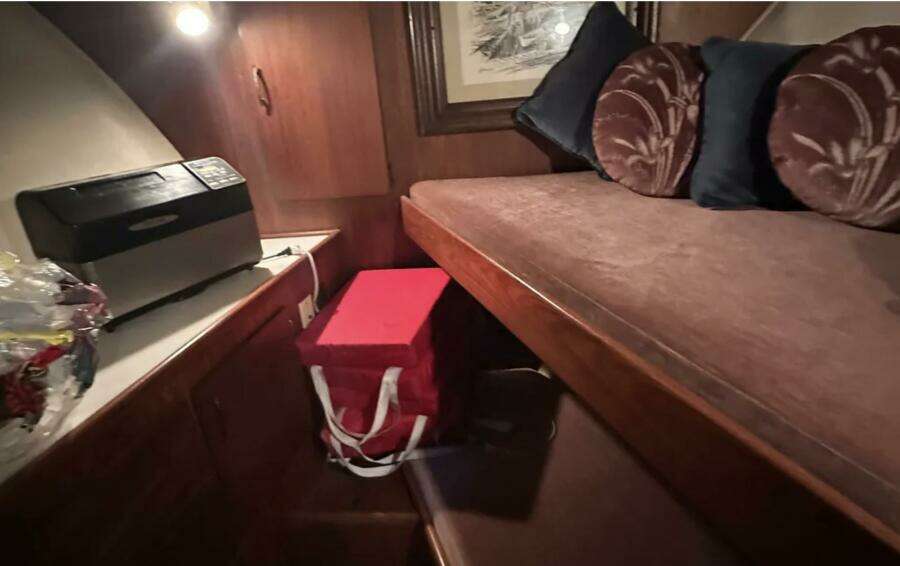 1974 Hatteras 58 Yachtfish