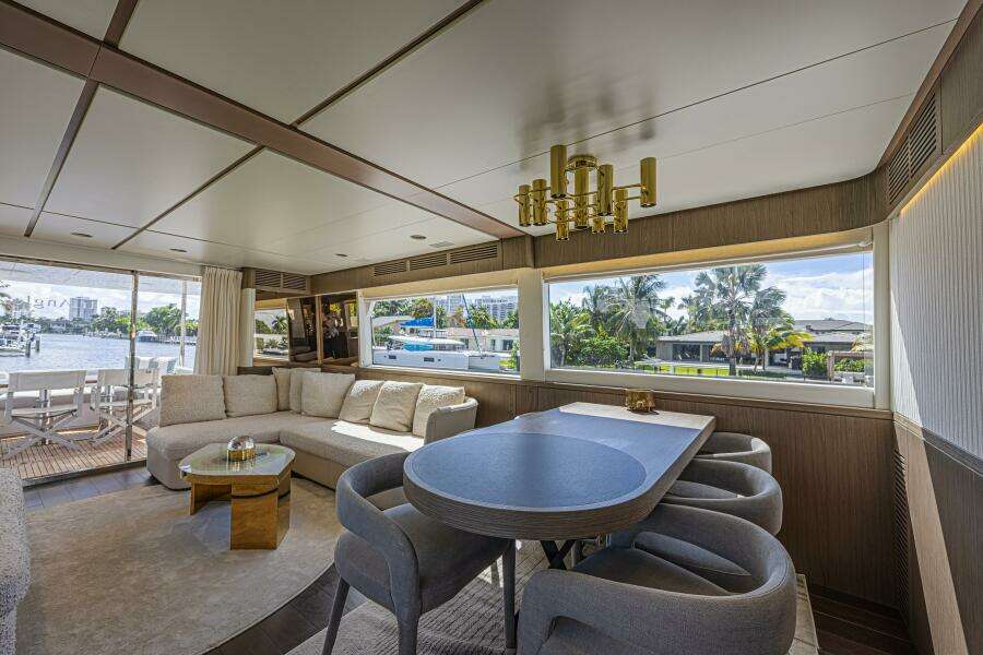 2022 Azimut Magellano 66