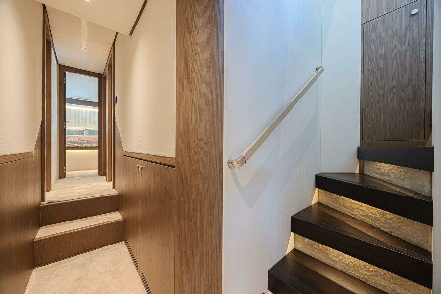 2022 Azimut Magellano 66