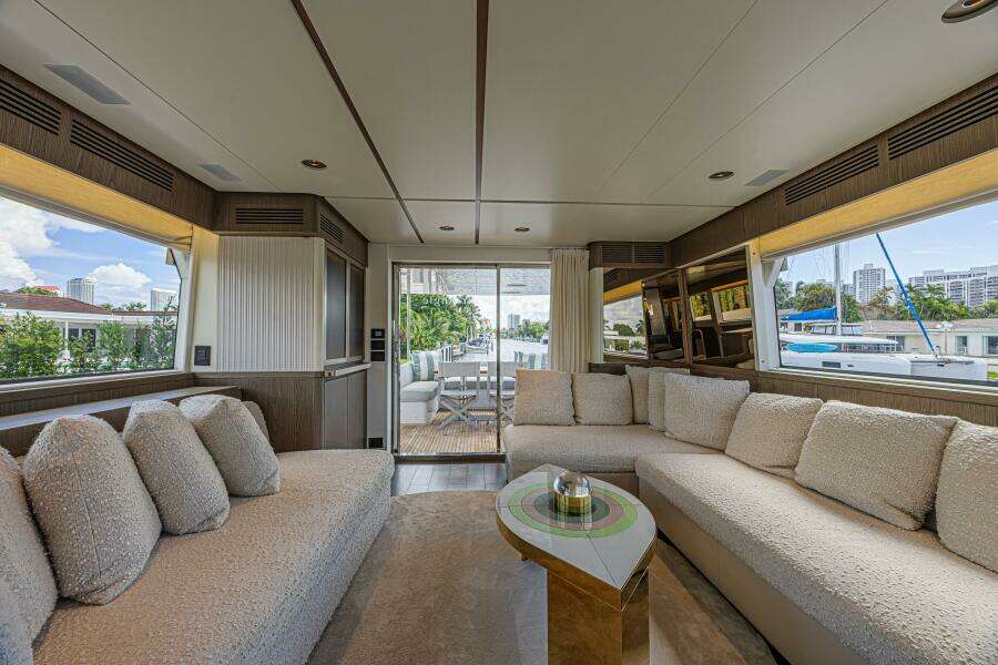 2022 Azimut Magellano 66