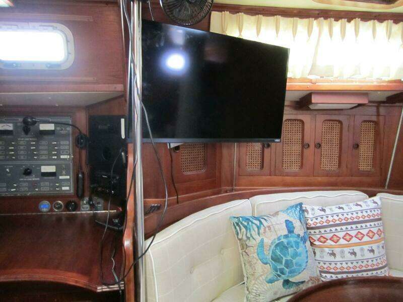 1985 Endeavour 38 CC