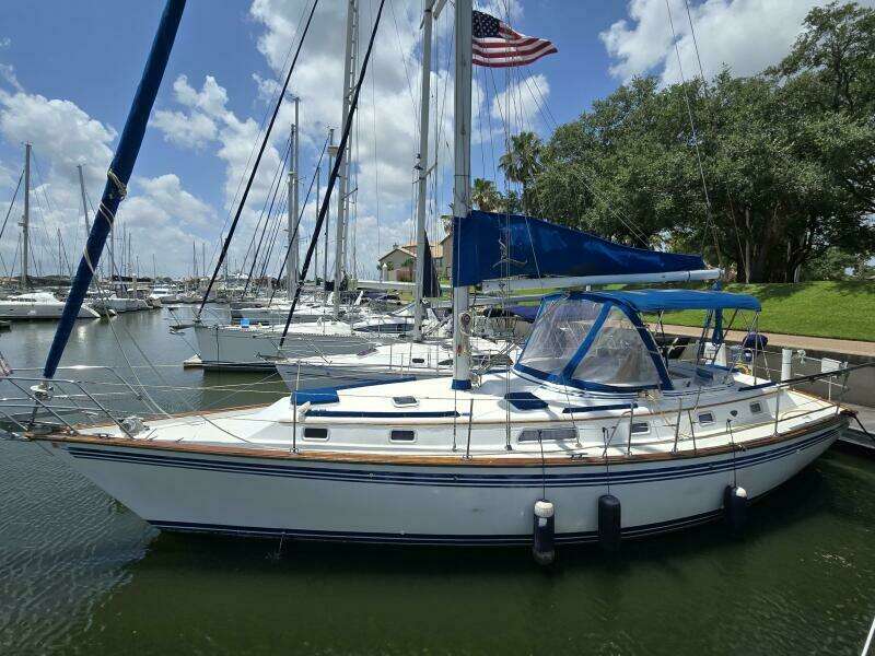 1985 Endeavour 38 CC