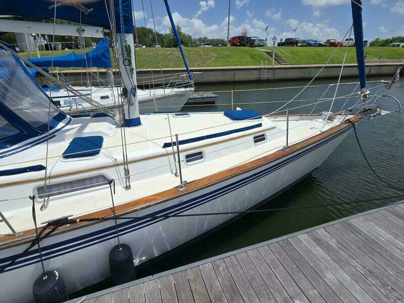 1985 Endeavour 38 CC