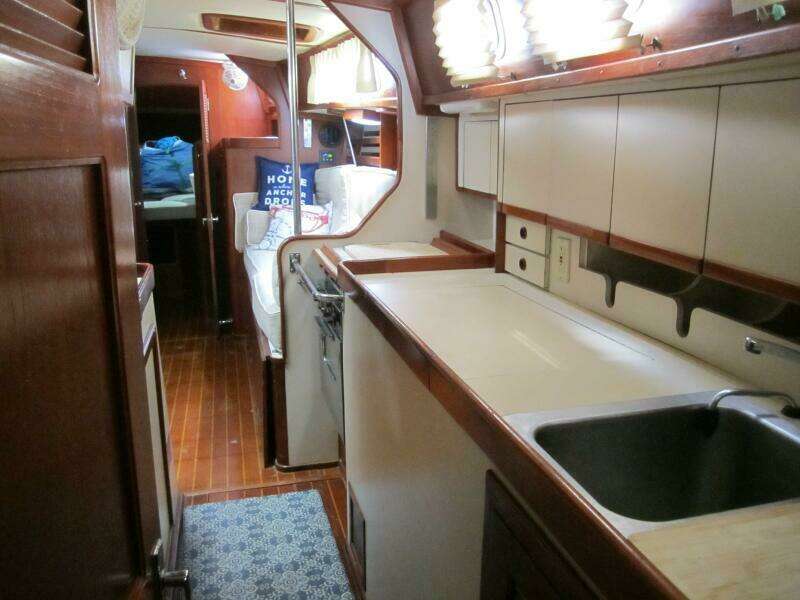 1985 Endeavour 38 CC