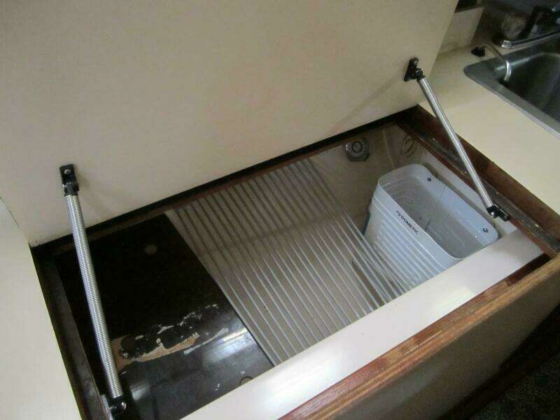 1985 Endeavour 38 CC