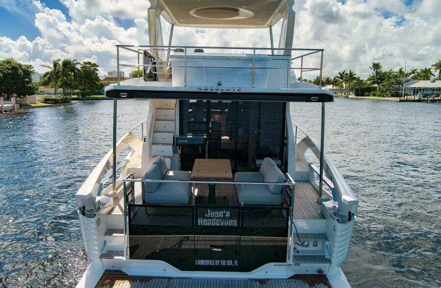 2025 Absolute 52 Fly