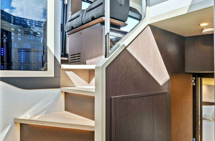 2025 Absolute 52 Fly