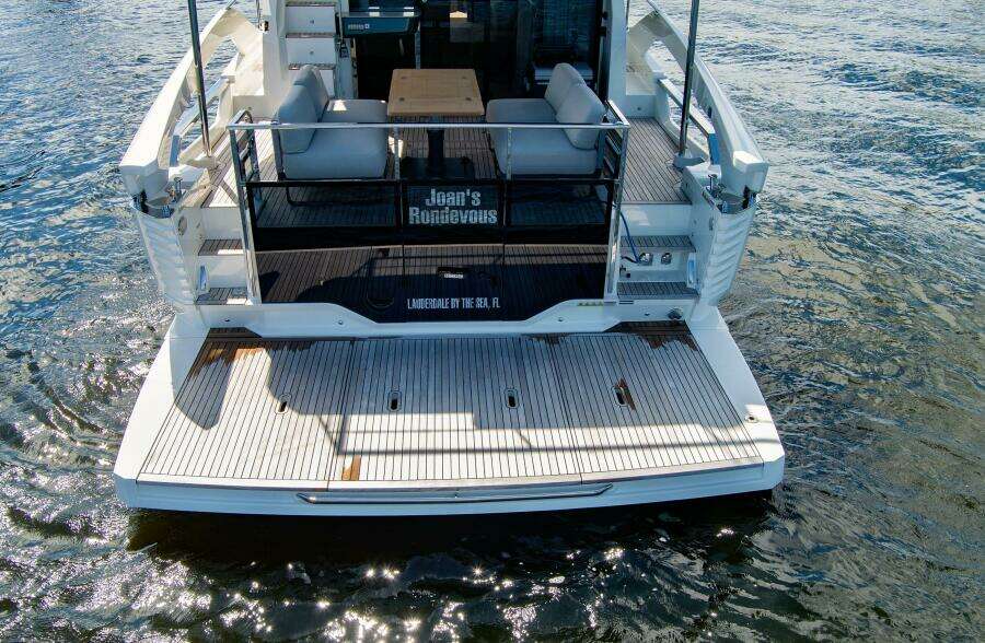 2025 Absolute 52 Fly