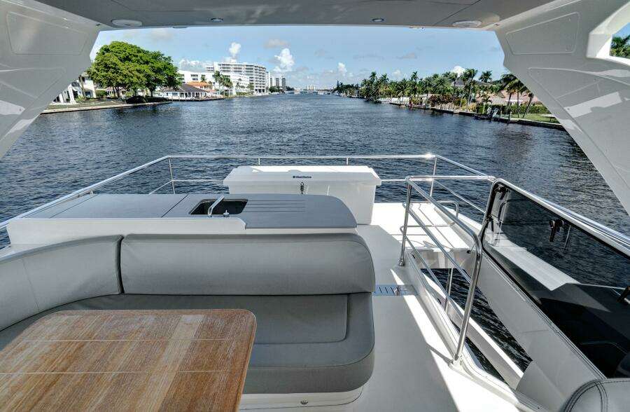 2025 Absolute 52 Fly