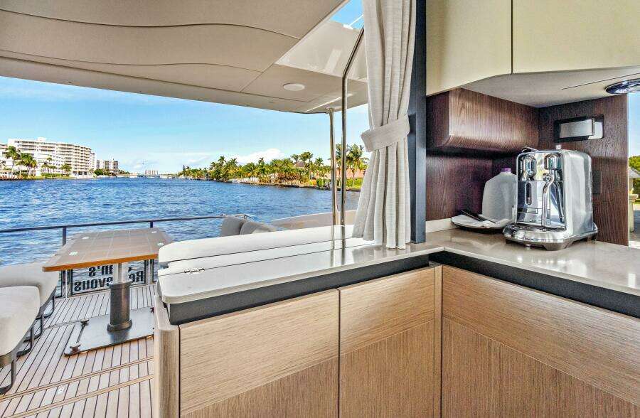 2025 Absolute 52 Fly