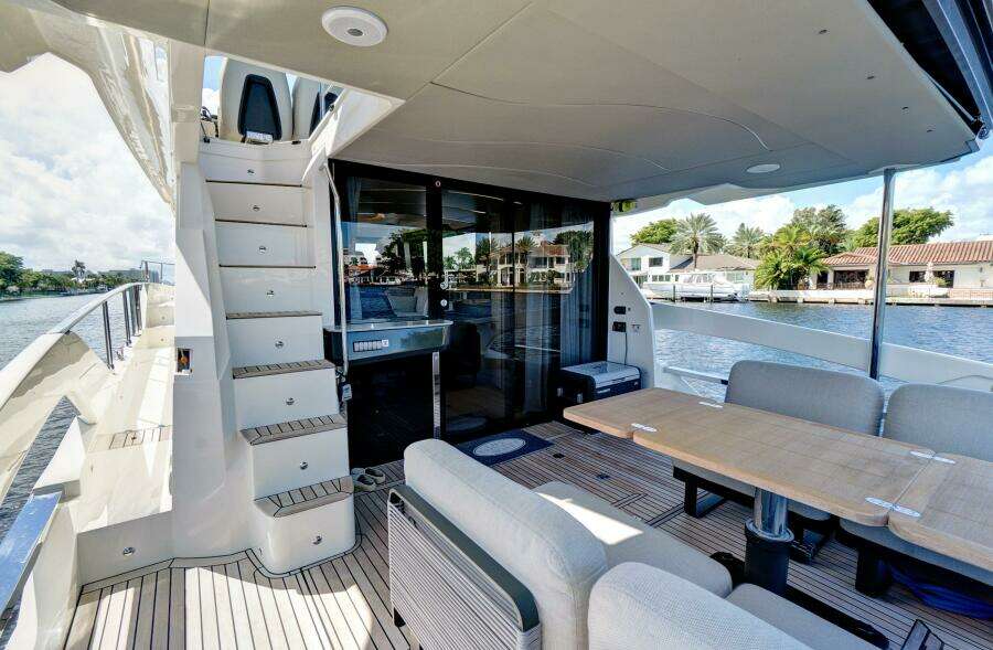 2025 Absolute 52 Fly