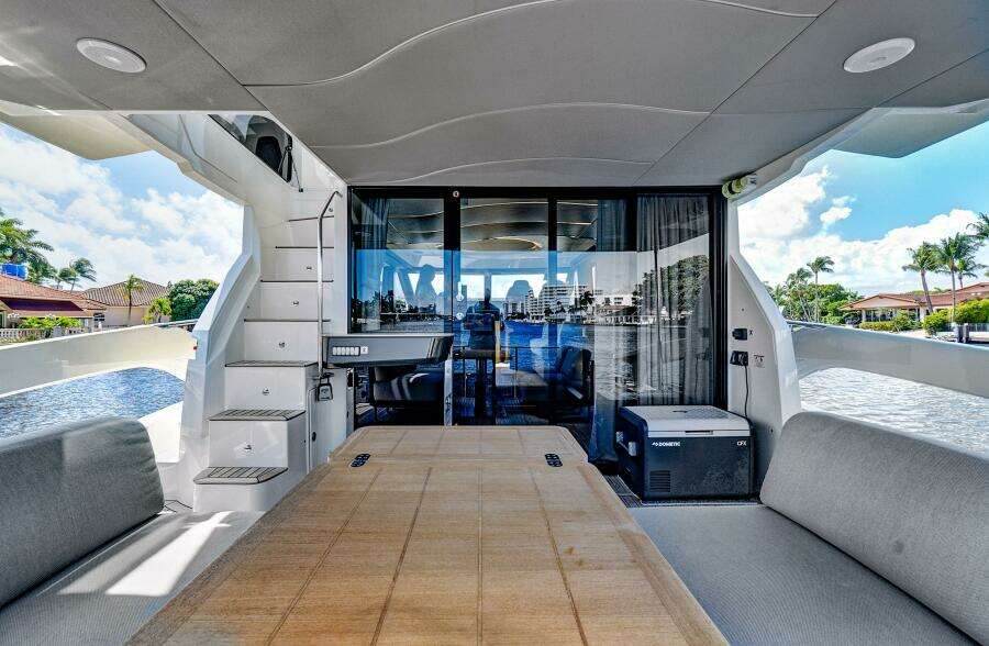2025 Absolute 52 Fly