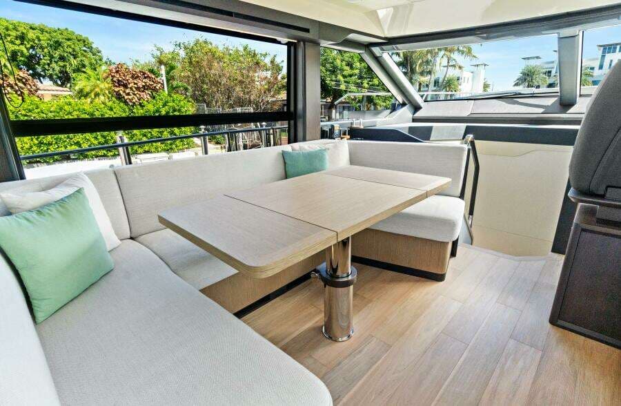 2025 Absolute 52 Fly