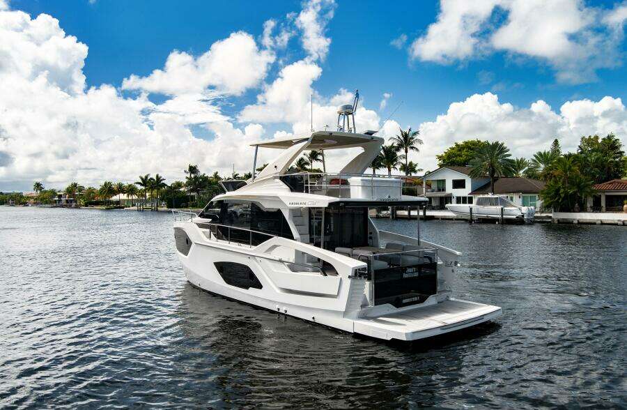 2025 Absolute 52 Fly