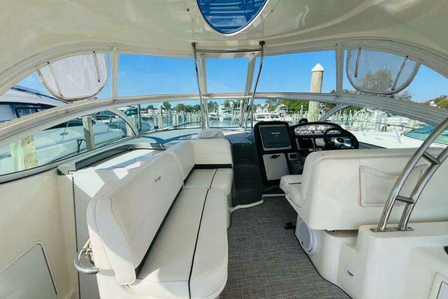 2006 Cruisers Yachts 420 Express