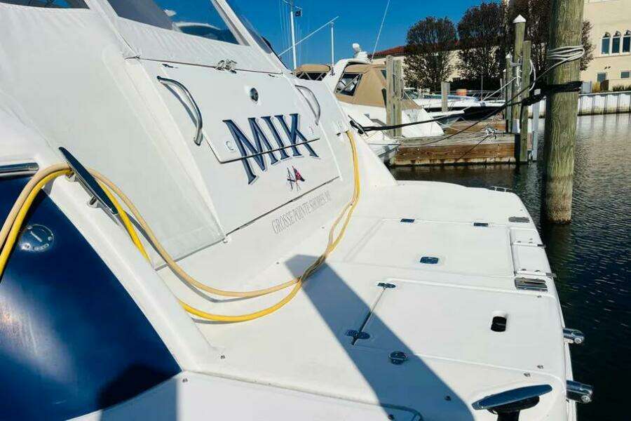 2006 Cruisers Yachts 420 Express