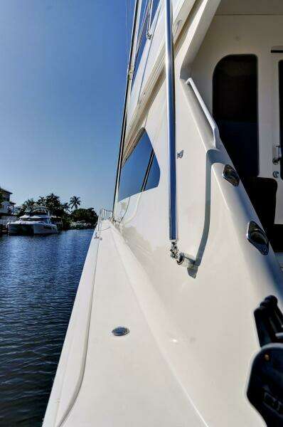 2008 Viking 74 Enclosed Bridge