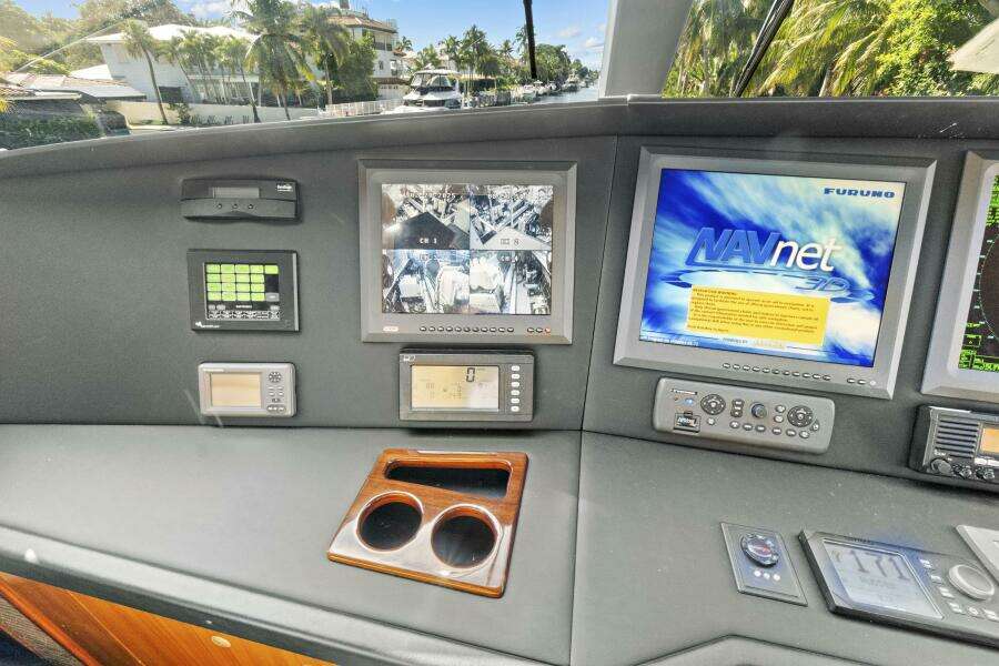 2008 Viking 74 Enclosed Bridge