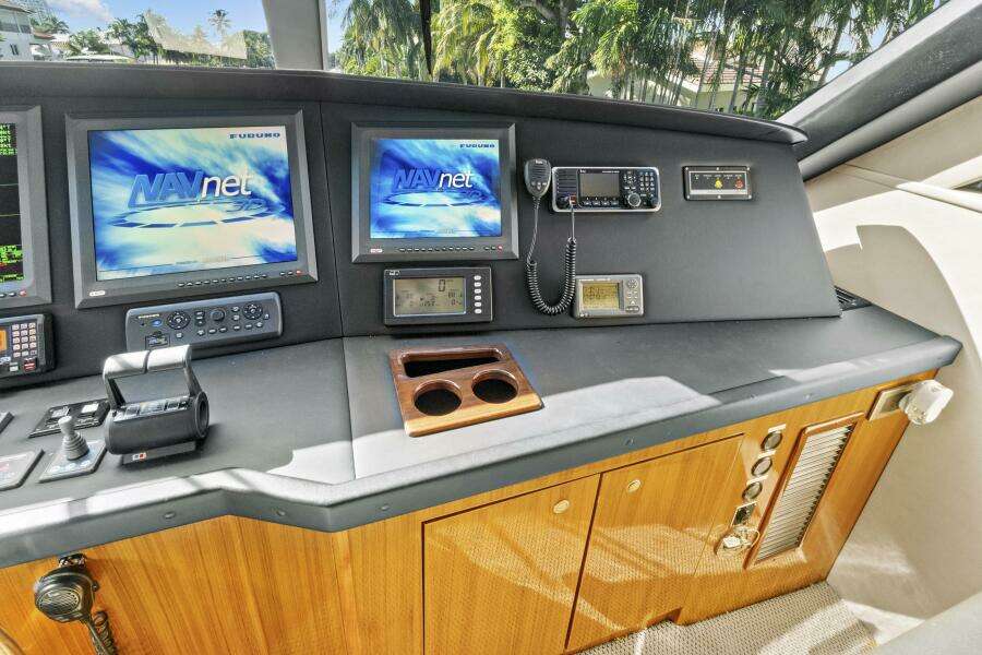 2008 Viking 74 Enclosed Bridge