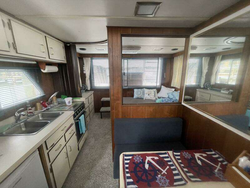1991 Gibson 37 Standard Houseboat