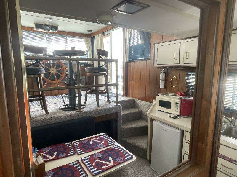 1991 Gibson 37 Standard Houseboat