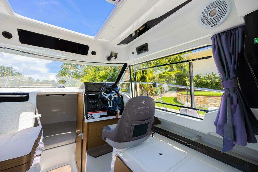 2022 Jeanneau NC 795 Series 2