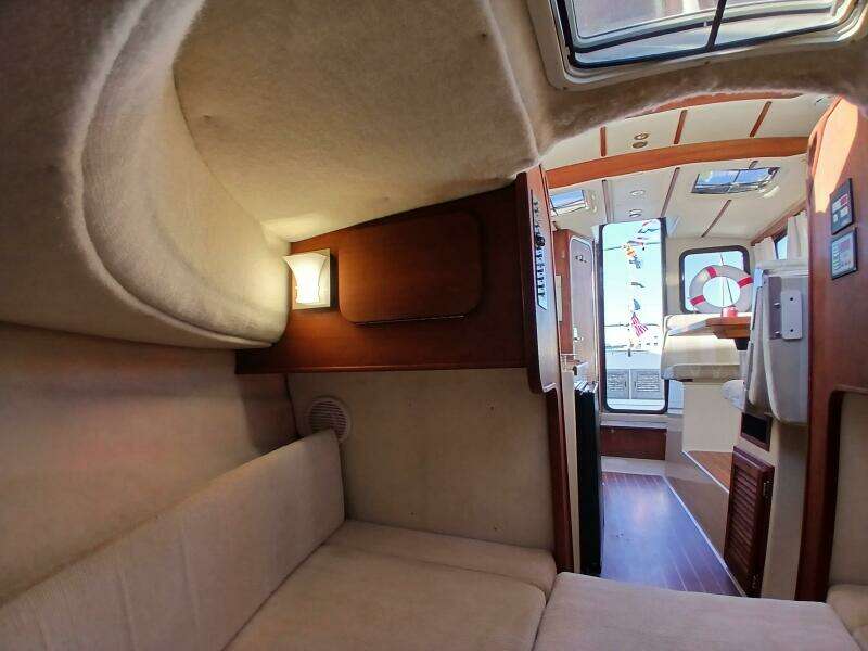 2009 Ranger Tugs R-25