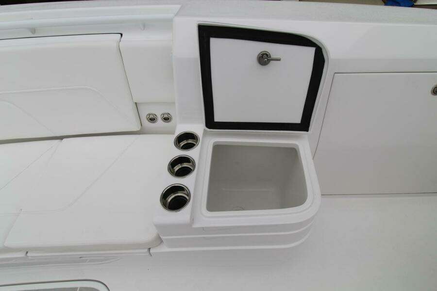 2024 Intrepid Nomad SE