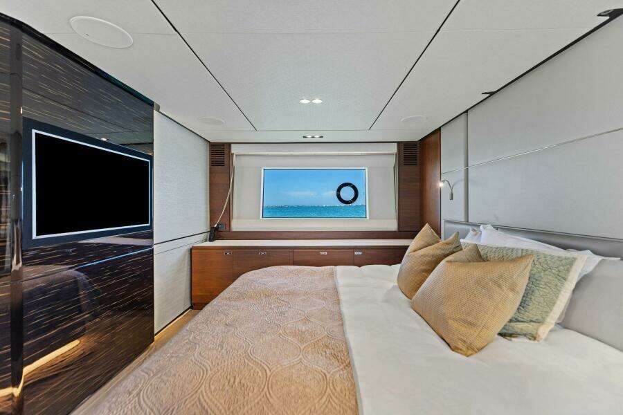 2018 Princess Y75 Motor Yacht