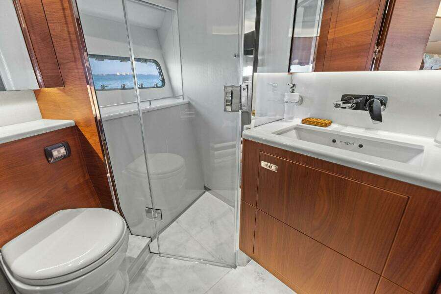 2018 Princess Y75 Motor Yacht