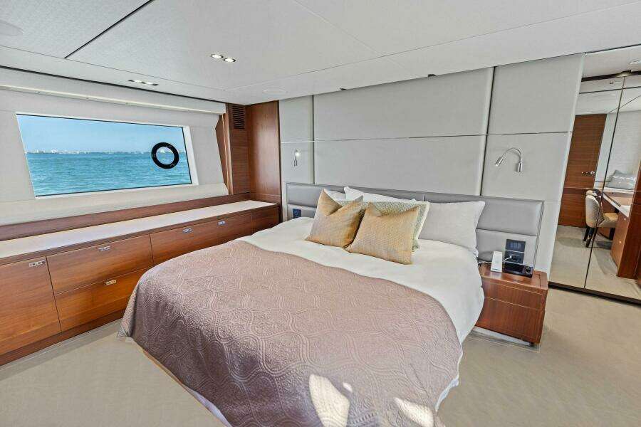 2018 Princess Y75 Motor Yacht