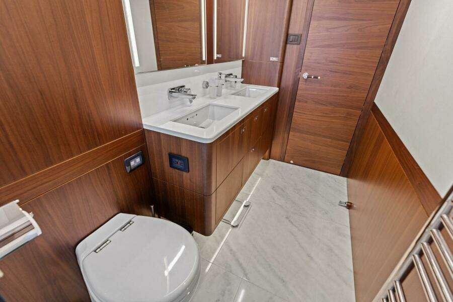 2018 Princess Y75 Motor Yacht