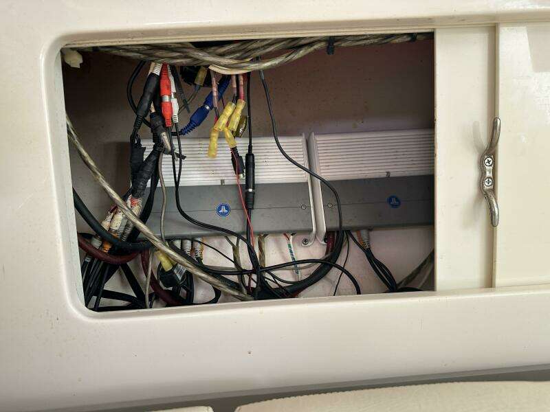 1994 Intrepid 376 Walkaround