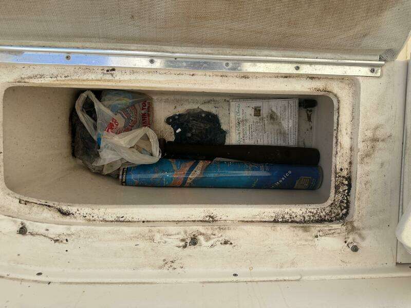 1994 Intrepid 376 Walkaround