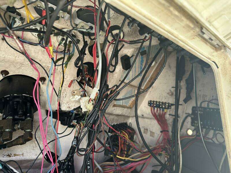 1994 Intrepid 376 Walkaround