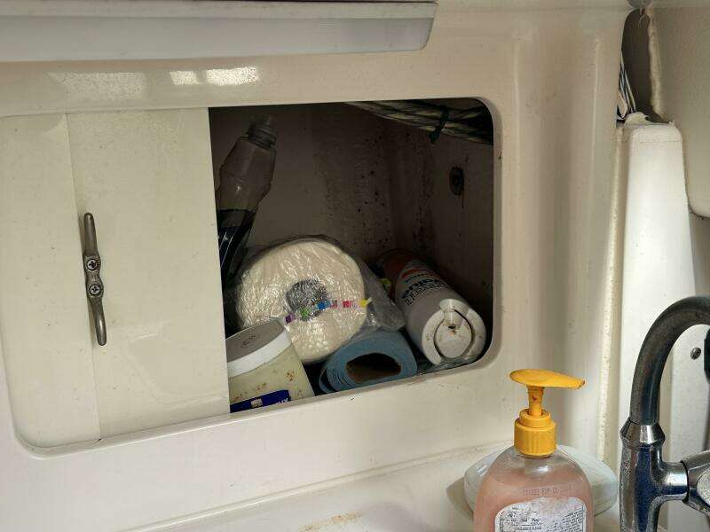 1994 Intrepid 376 Walkaround