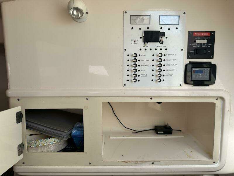 1994 Intrepid 376 Walkaround