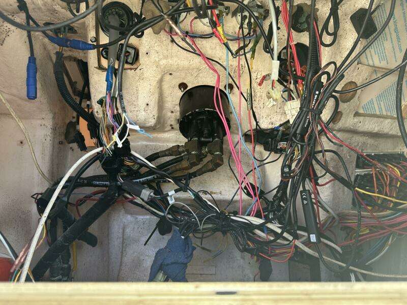 1994 Intrepid 376 Walkaround