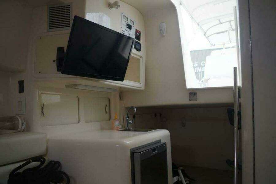 1994 Intrepid 376 Walkaround