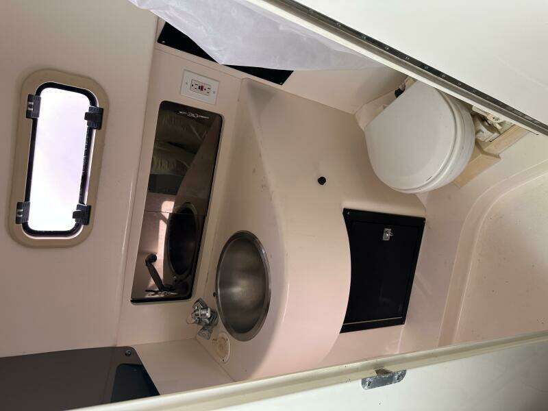 1994 Intrepid 376 Walkaround