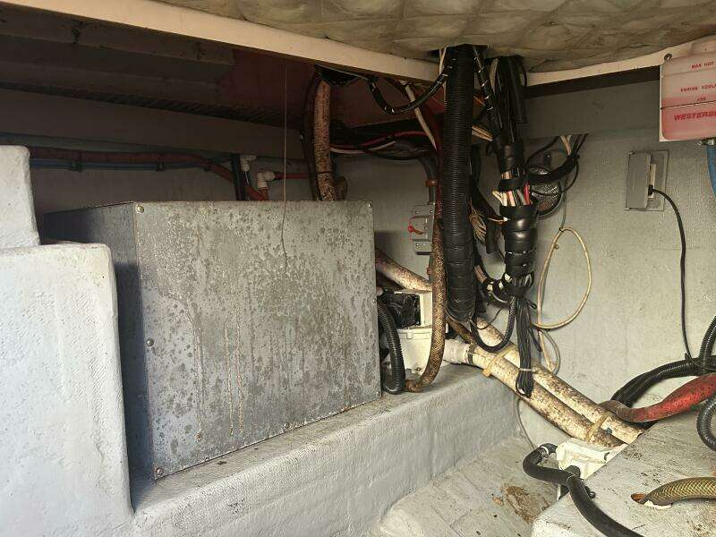 1994 Intrepid 376 Walkaround