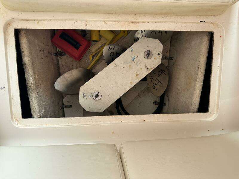 1994 Intrepid 376 Walkaround