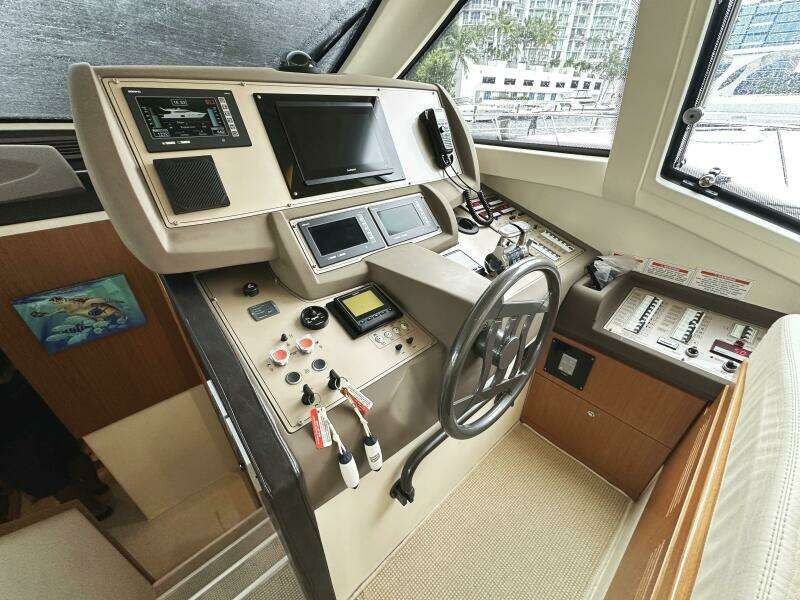 2014 Ferretti Yachts 530
