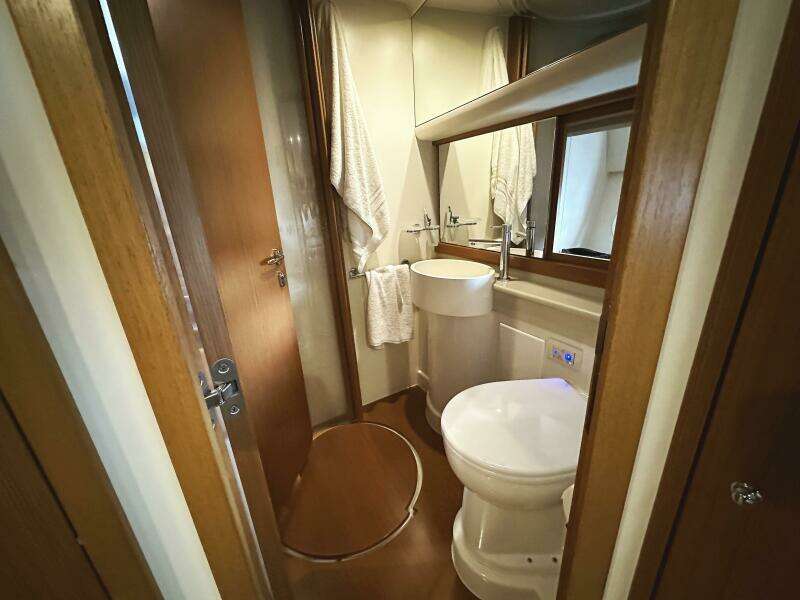 2014 Ferretti Yachts 530