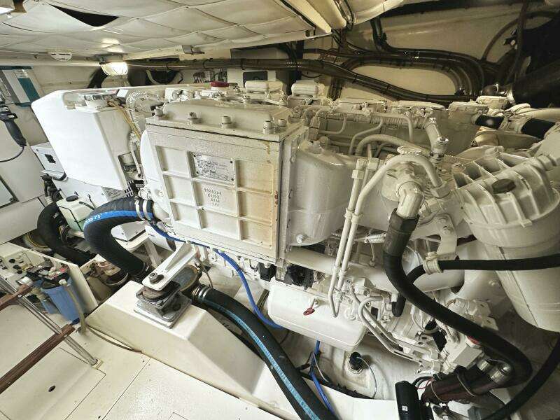 2014 Ferretti Yachts 530