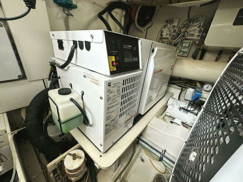 2014 Ferretti Yachts 530