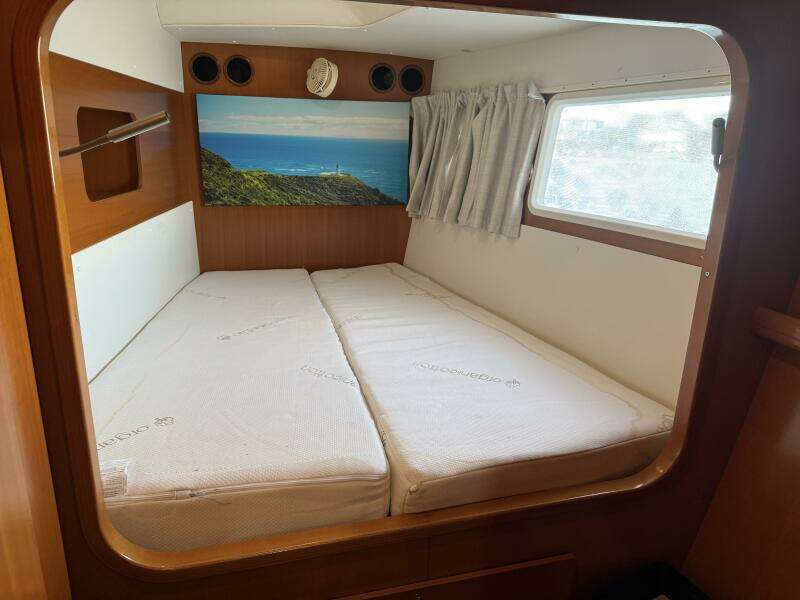 2006 Lagoon 440