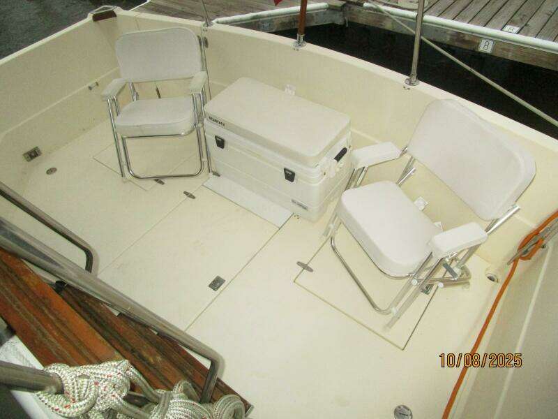34' Sabreline cockpit3