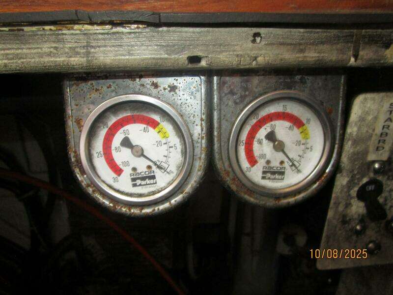 34' Sabreline Racor fule filters remote gauges