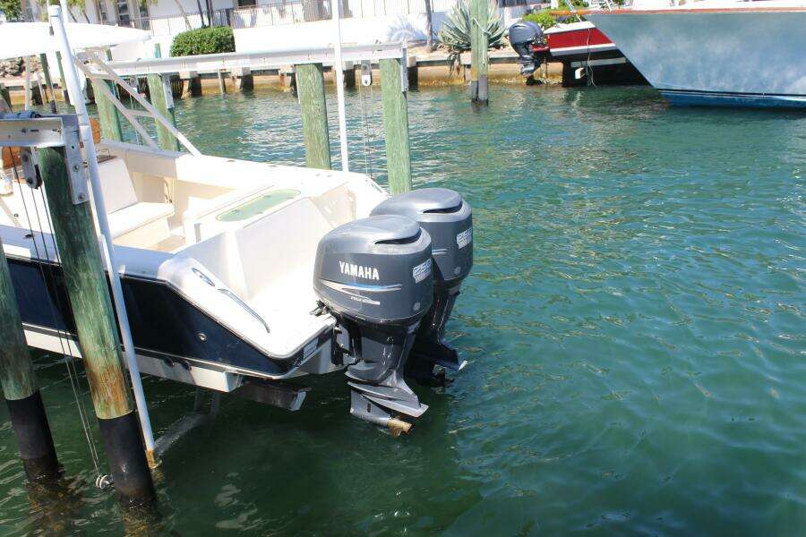 2008 Pursuit 3100 Sport